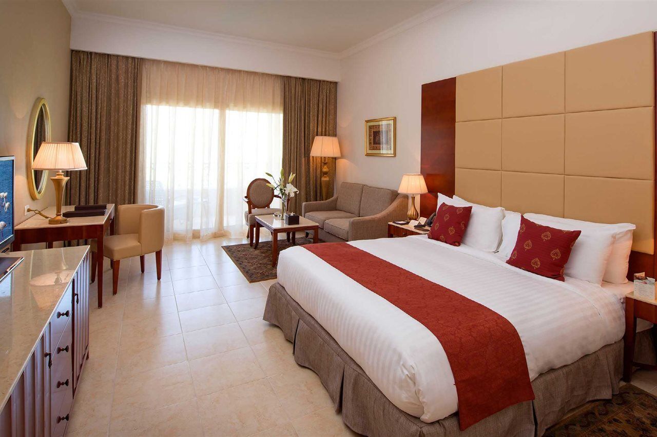 Baron Palace Sahl Hasheesh Hurghada Eksteriør bilde A room at the Hilton Sharm El Sheikh